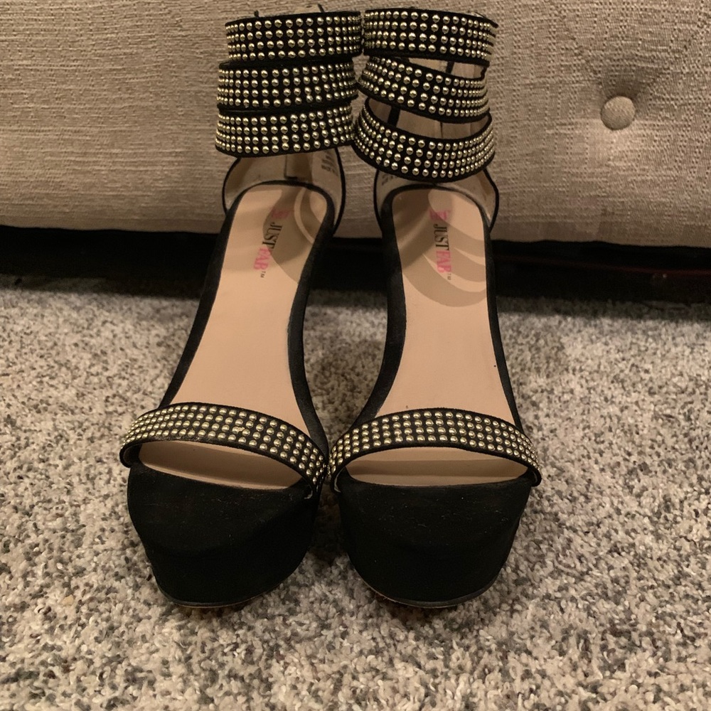 Metal embossed heels